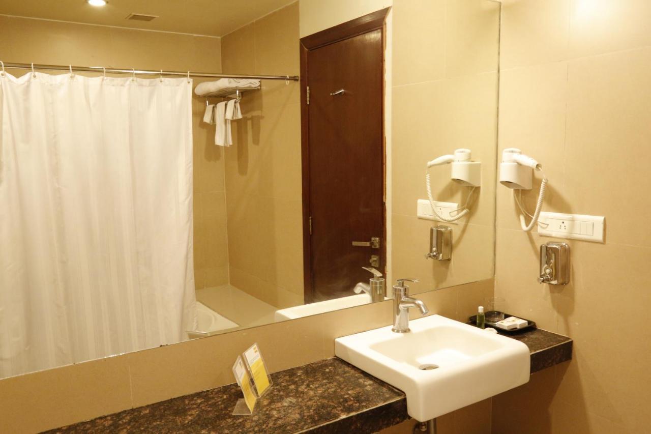 The Aures Hotel Aurangabad  Bagian luar foto