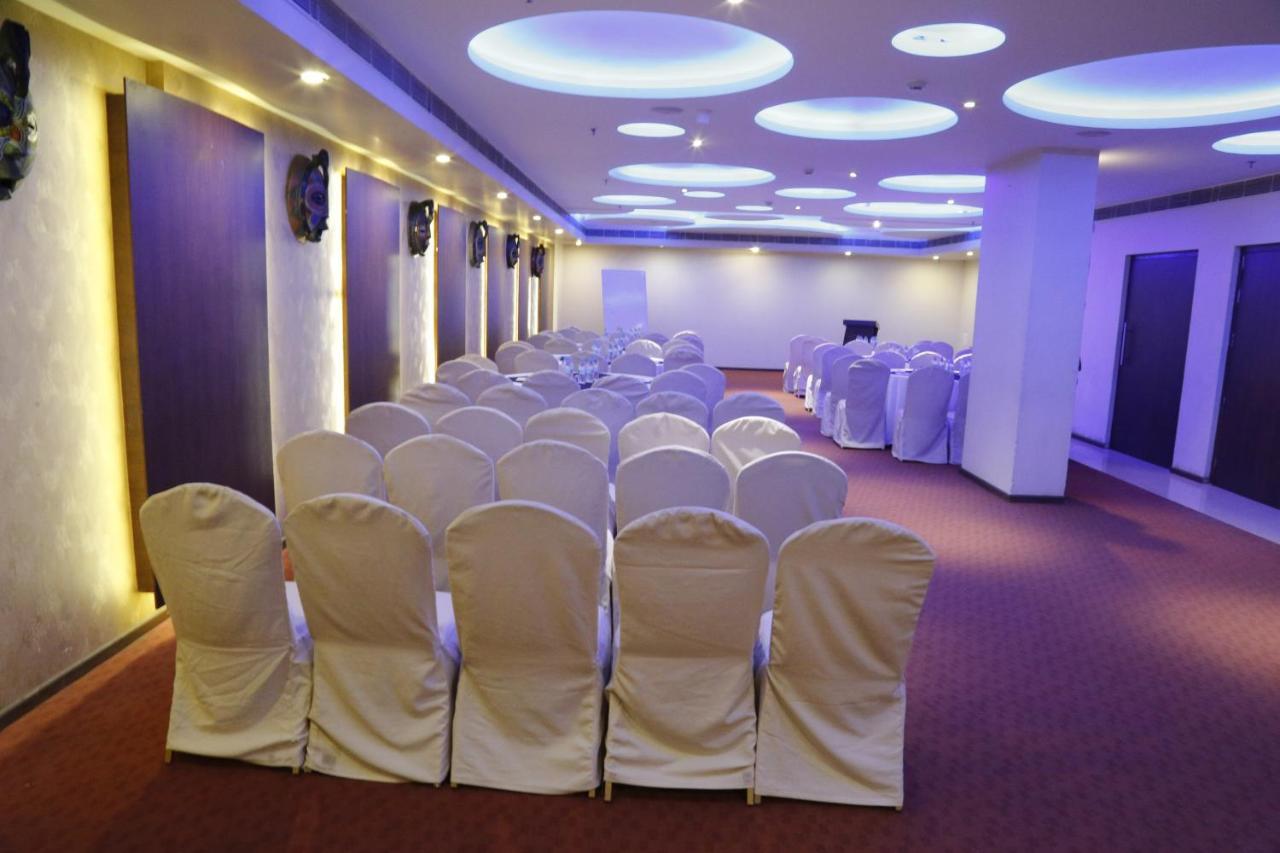 The Aures Hotel Aurangabad  Bagian luar foto