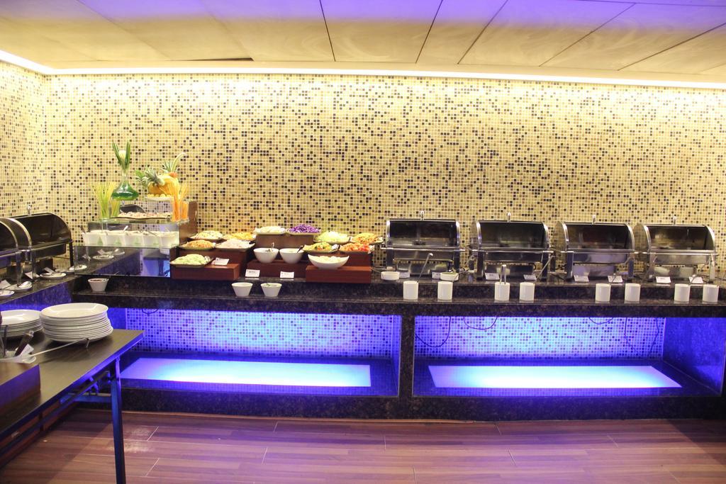 The Aures Hotel Aurangabad  Bagian luar foto