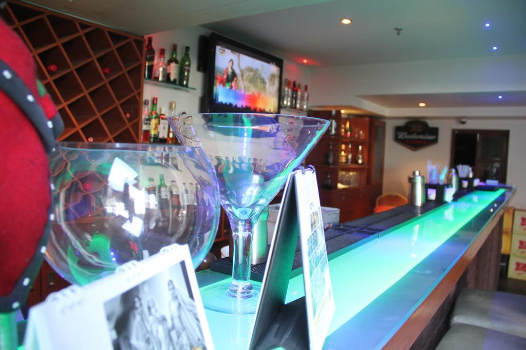 The Aures Hotel Aurangabad  Bagian luar foto