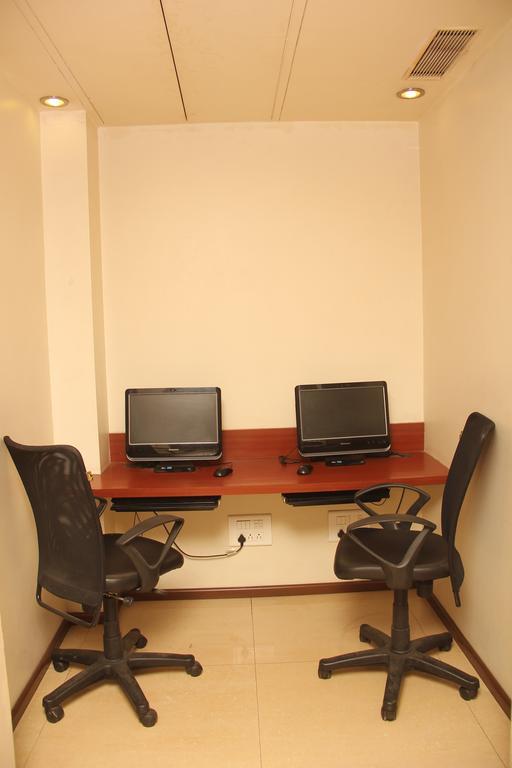 The Aures Hotel Aurangabad  Bagian luar foto