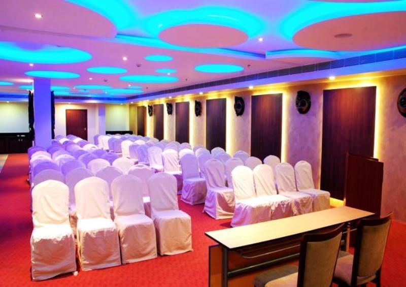 The Aures Hotel Aurangabad  Bagian luar foto