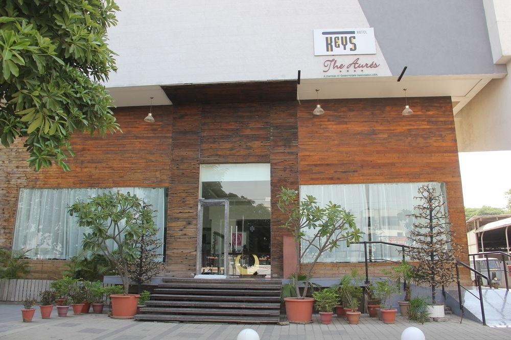 The Aures Hotel Aurangabad  Bagian luar foto