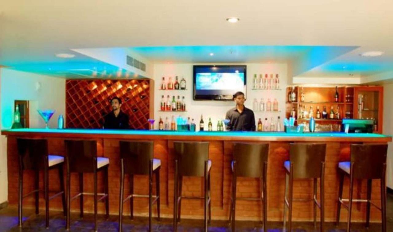The Aures Hotel Aurangabad  Bagian luar foto