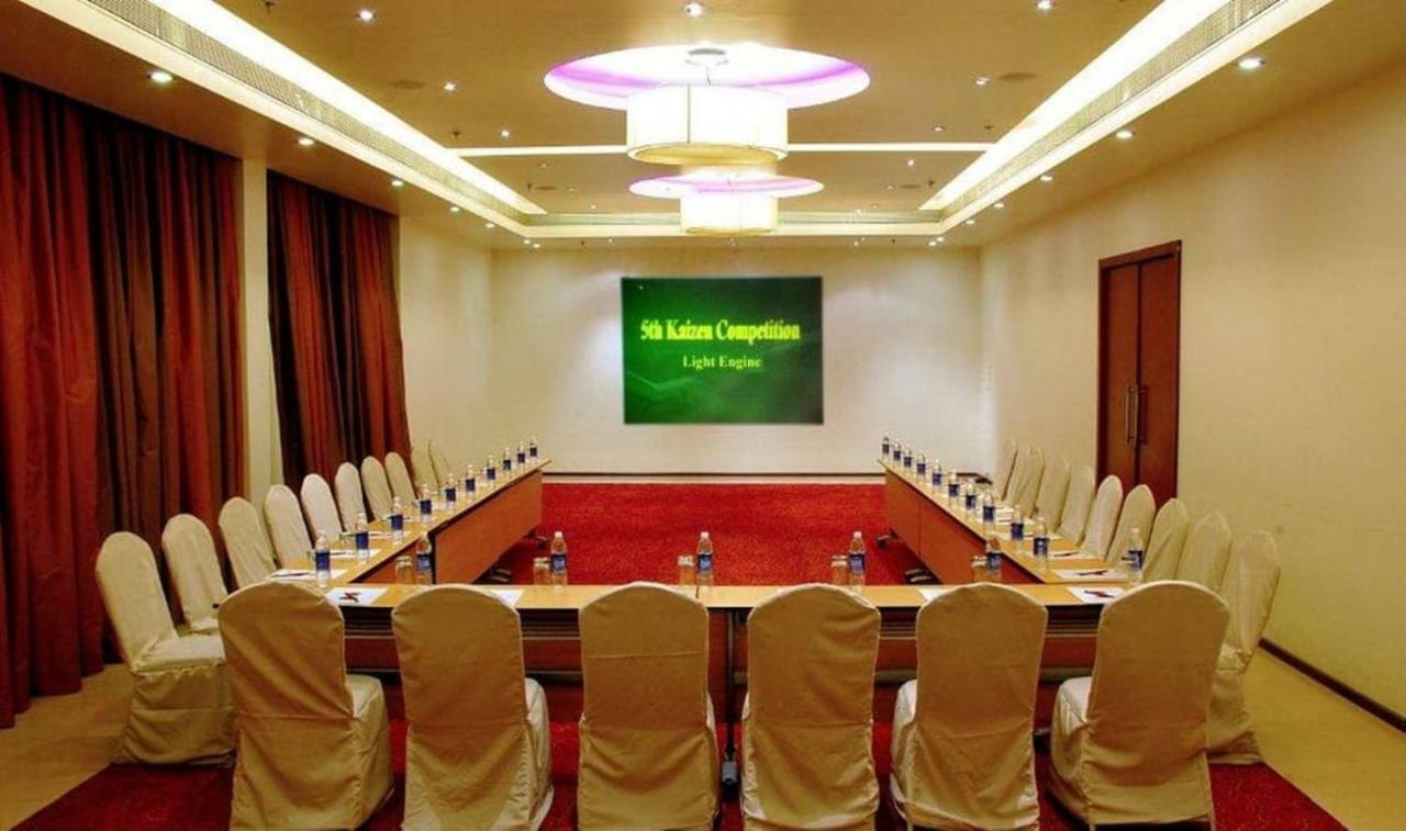 The Aures Hotel Aurangabad  Bagian luar foto